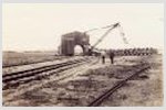 003-Eimerkettendampfbagger mit Gleisrost.jpg